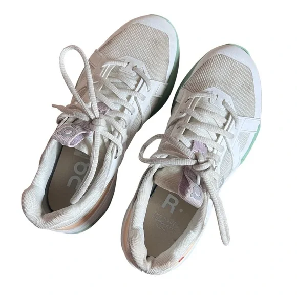 Kids On The Roger Pro Shoes Sz 3.5Y Big Kid School Basketball Sneaker On Clouds - Picture 6 of 14